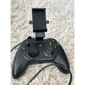 Rotor Riot Wired Game Controller for iOS iPhone RR1800 Black with Phone Mount